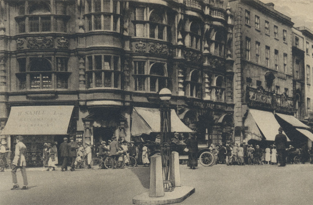 Carfax corner