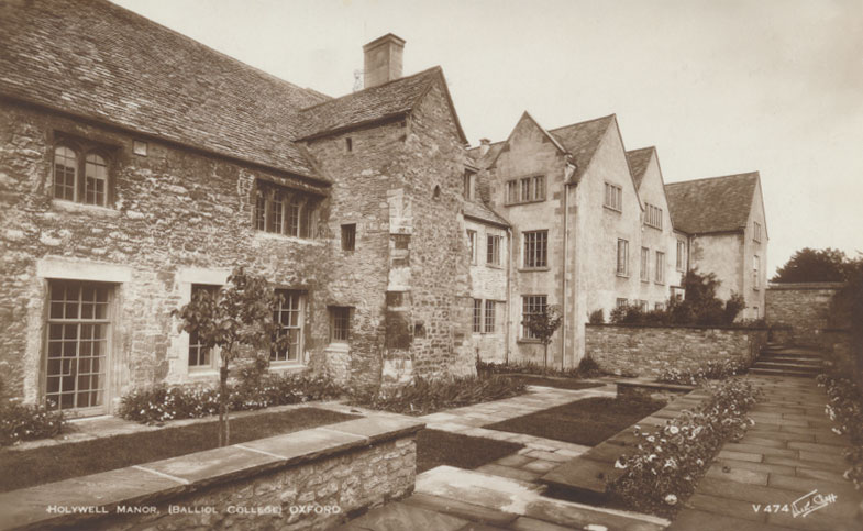 Holywell Manor, 1930s