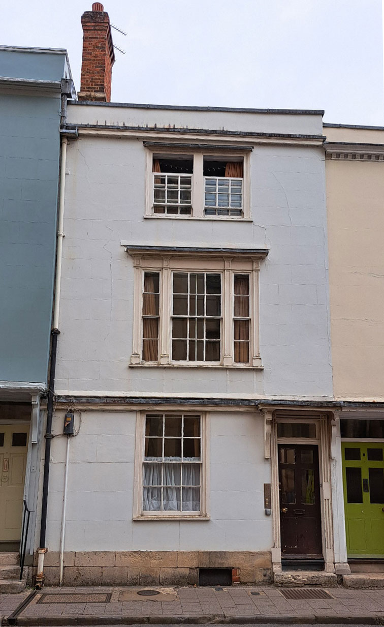 9 Holywell Street