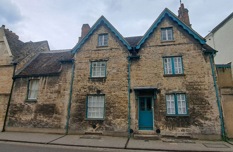 99 Holywell Street