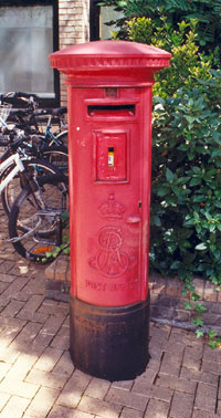 Pillar box in Abingdon Road