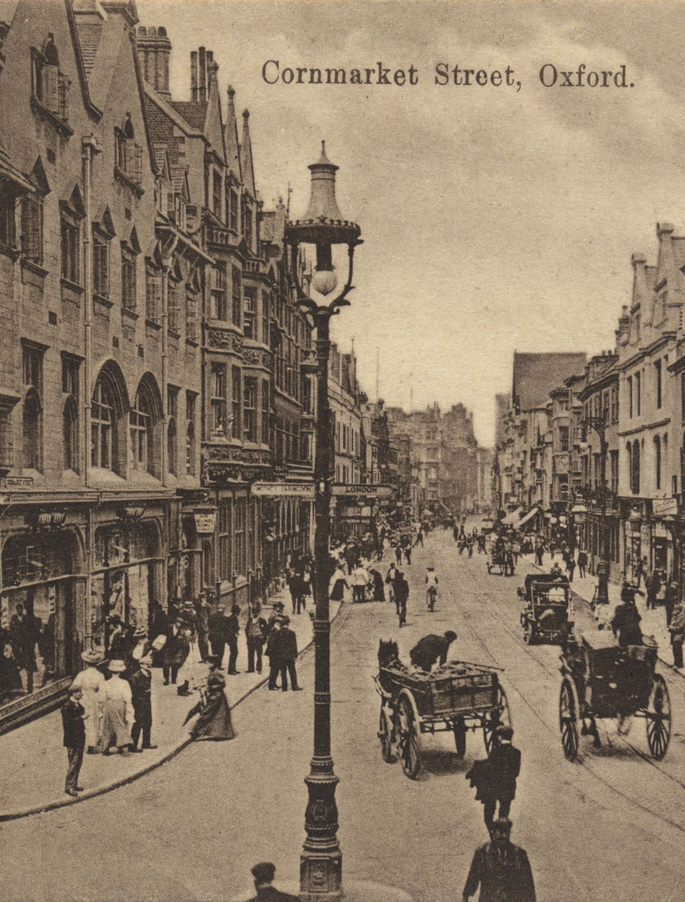 Carfax lamppost
