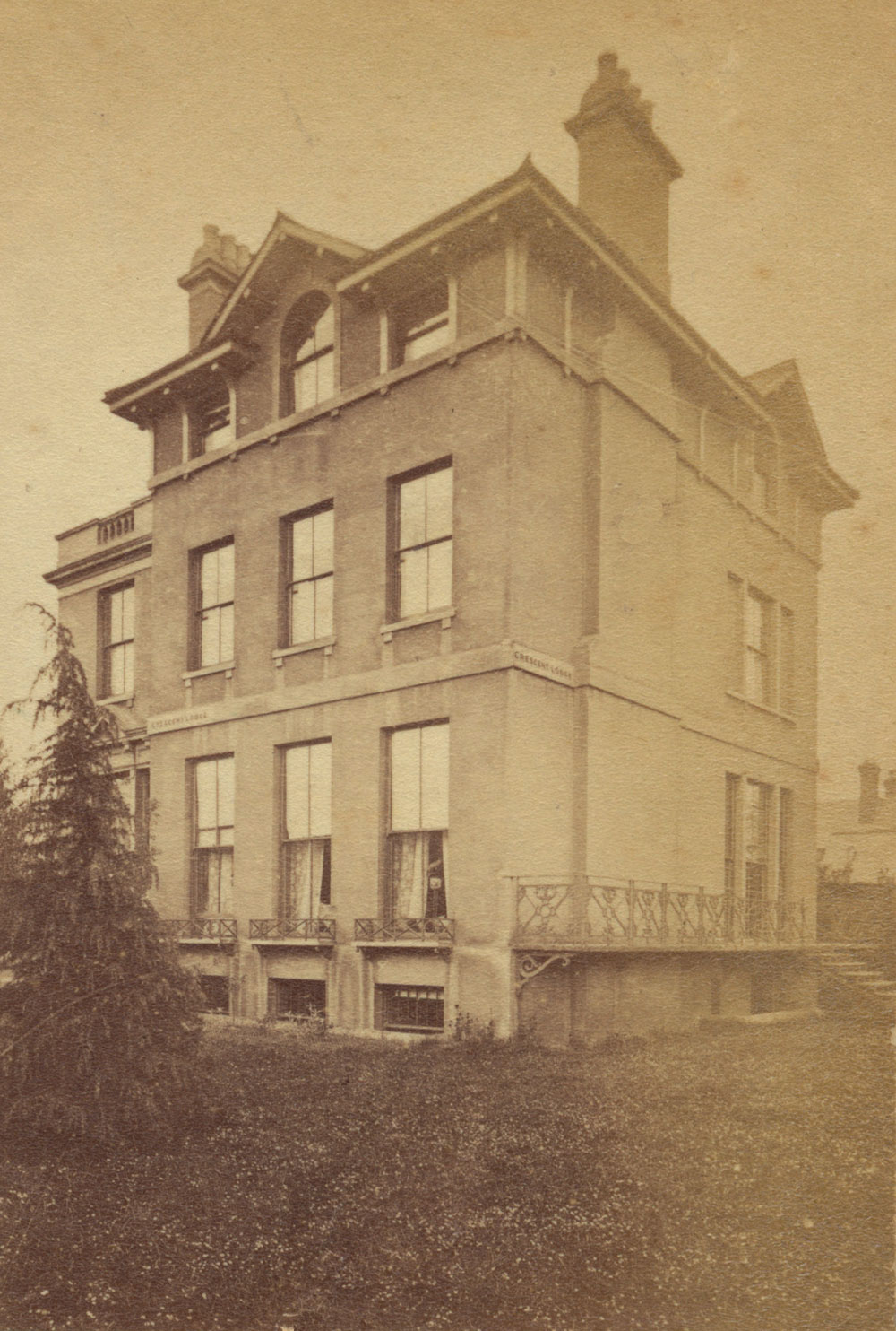 Crescent Lodge School