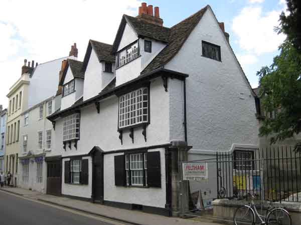 35 Holywell