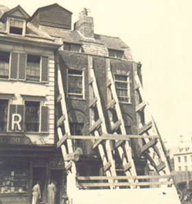 Chaundy's shop in 1936