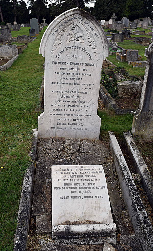 Skuce grave