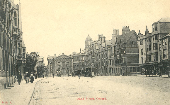 Looking east, with cabstand