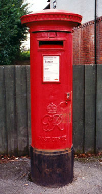 George VI pillar box on London Road, Headington