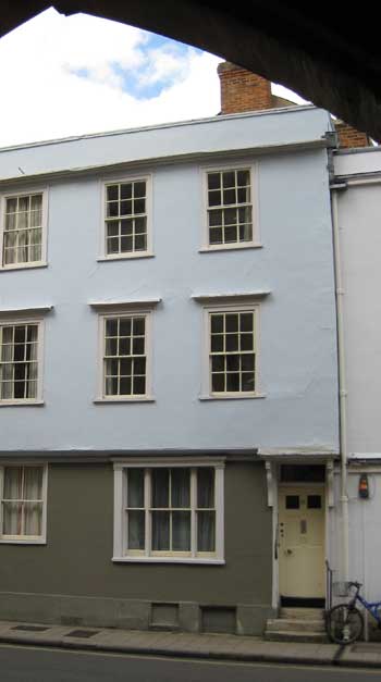 10 Holywell