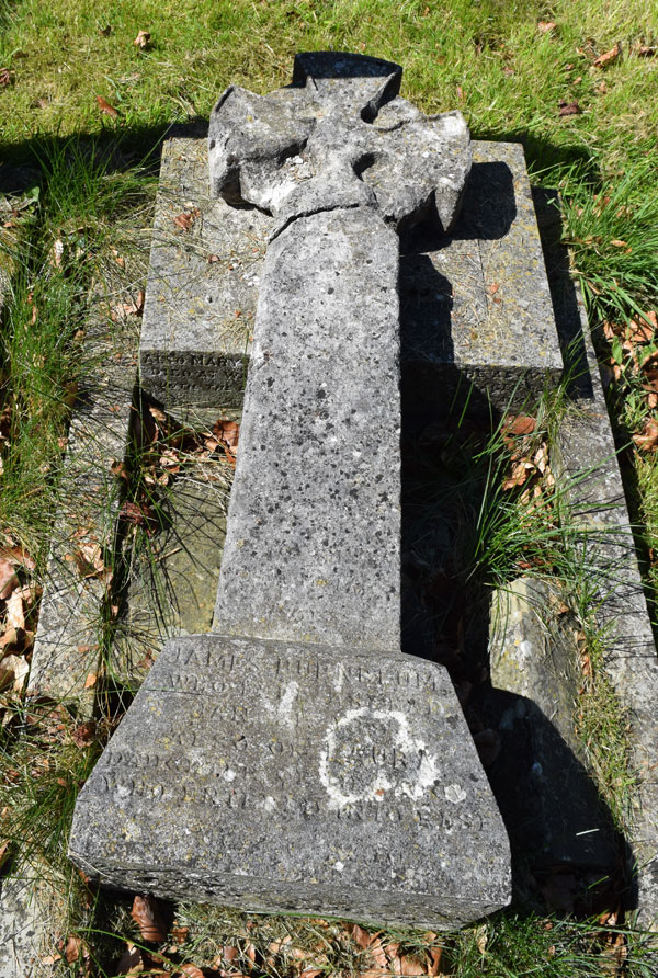 Burnblum grave